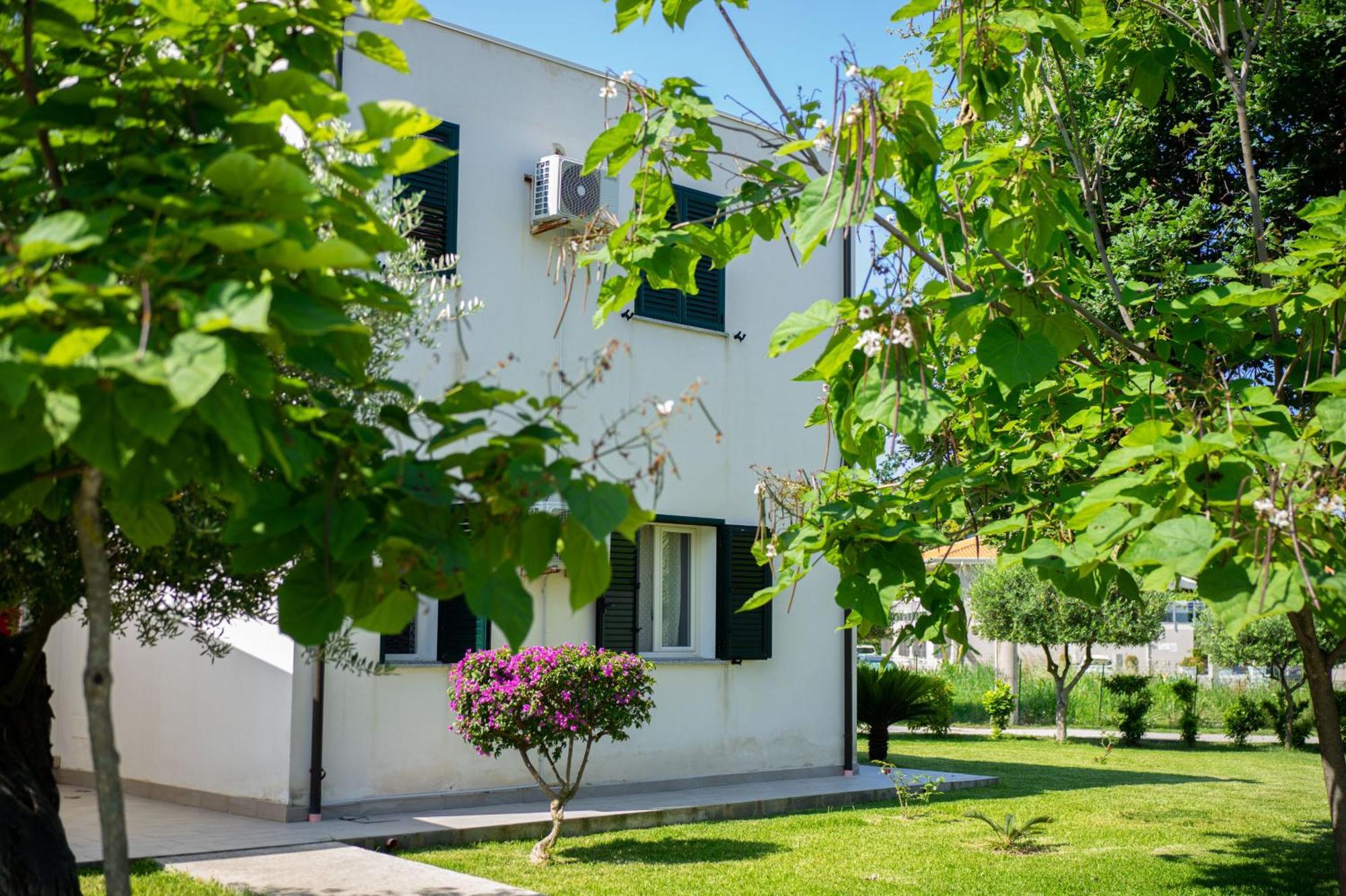 Villaggio Residence Emmesse Zambrone Exterior photo